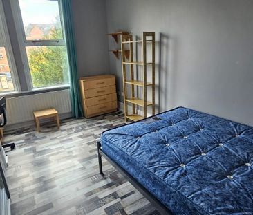 9 Bed - 57 Brudenell Road, Hyde Park, Leeds - LS6 1HA - Student - Photo 1