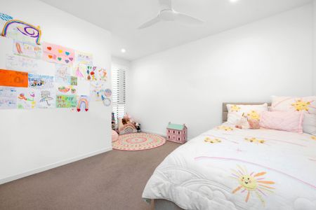 Stunning apartment in the heart of New Farm with 2 cars and storage! - Photo 5