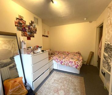 3 bedroom flat to rent - Photo 6