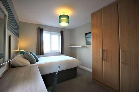 Pascal Crescent, Shinfield, RG2 - Photo 3