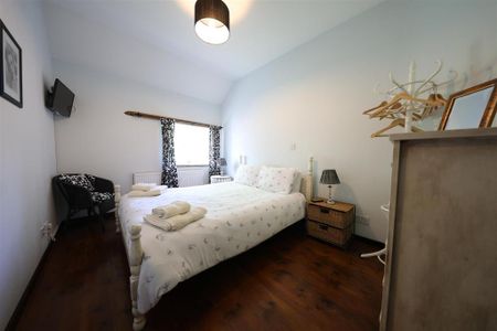 6 bedroom detached house to rent - Photo 4