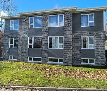 Appartement 5 1/2 à louer - Sherbrooke / Fleurimont -Près du cégep ! - Photo 1