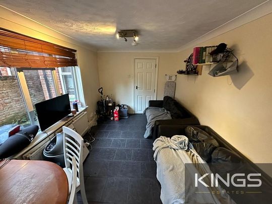 5 bedroom house share to rent - Photo 1