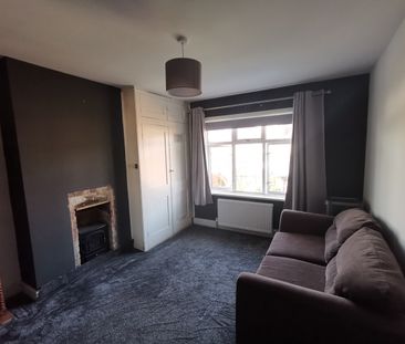 3 Bed Semi-Detached House, Merryoak Road, SO19 - Photo 5