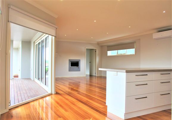 Modern Comfort Meets Effortless Living - Photo 1