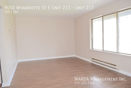 BRIGHT AND SPACIOUS 2BEDROOM/1BATH APARTMENT + HYDRO - Photo 3