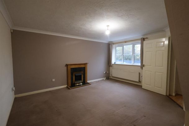 Devonport Close, Redditch - Photo 1