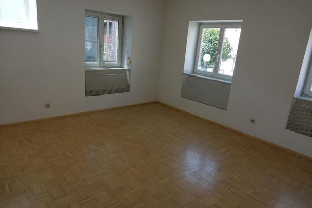 Großzügige 3-Zimmerwohnung am Hauptplatz (Top 2) - Photo 1