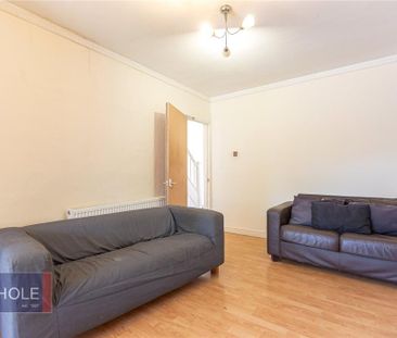 4 bedroom terraced house to rent - Photo 2