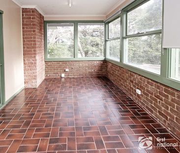 Spacious 4-Bedroom Home on 1 approx. Acre with Breathtaking Views - Photo 1