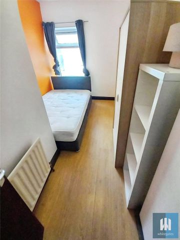 1 bedroom in a house share to rent - Photo 5