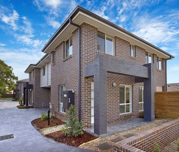 MODERN FOUR BEDROOM TOWNHOUSE - Photo 4