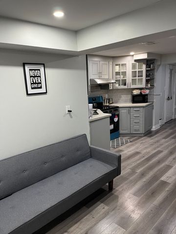 For Lease - 35 Wardenwood Drive, Brampton, Ontario - Photo 2