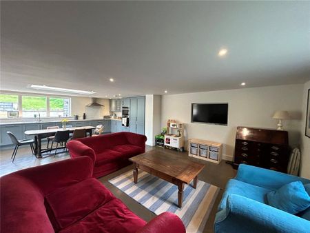 3 bedroom detached house to rent - Photo 2