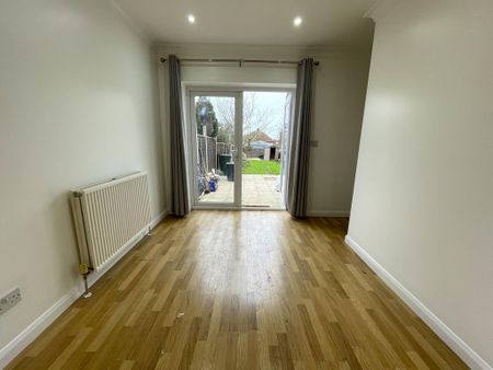 2 bedroom flat to rent - Photo 2