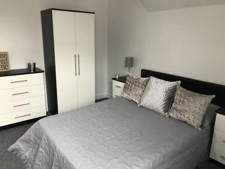 2 bedroom terraced house to rent - Photo 4