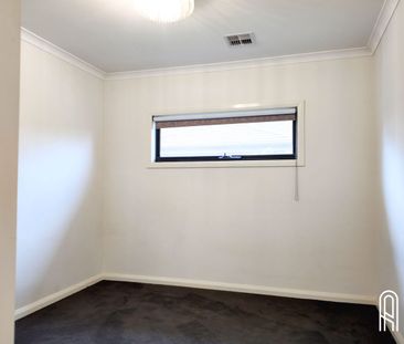 FOR LEASE – Modern 4-Bedroom Townhouse in Croydon North - Photo 5