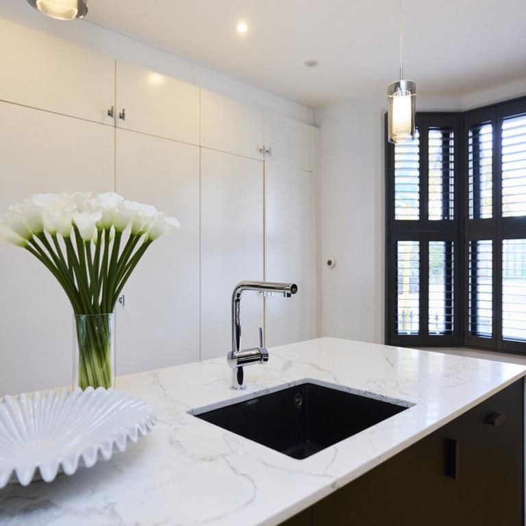 5 bedroom end of terrace house to rent - Photo 1