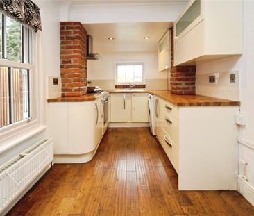 2 bedroom terraced house to rent - Photo 5