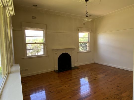 16 Leahy Street, SHEPPARTON VIC 3630 - Photo 1