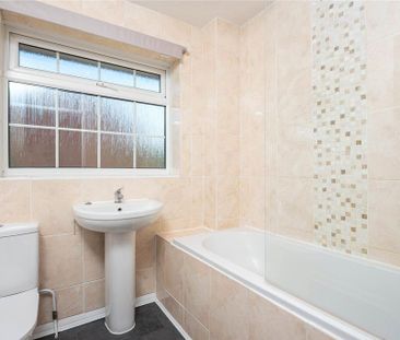 3 bedroom end of terrace house to rent - Photo 6