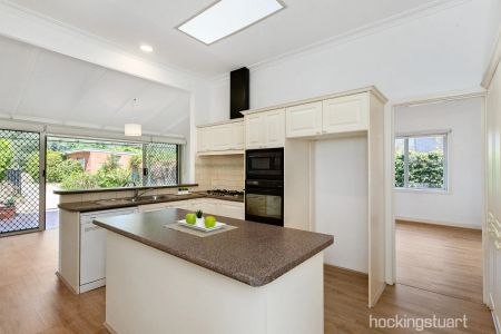 122 Winmalee Road, Balwyn. - Photo 5