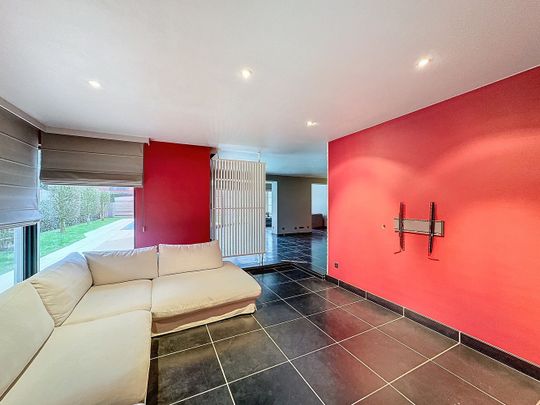 Ruime villa met zwembad op een rustige locatie - Photo 1