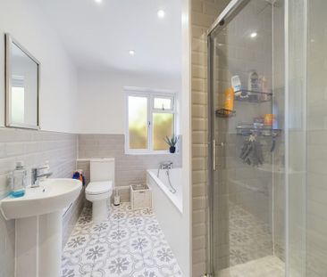 4 bedroom detached bungalow to rent - Photo 6