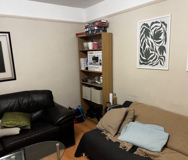 Room in a Shared Flat, Clowes House, SW4 - Photo 4