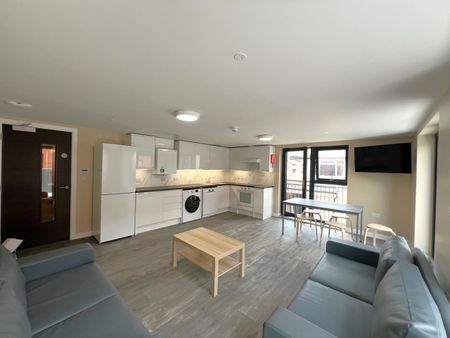 5 Bed Flat, Stokes Croft, BS2 - Photo 2