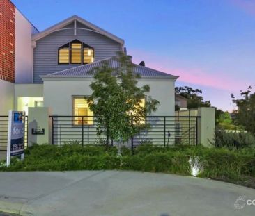 “Modern & Low-Maintenance Townhouse in Quiet Location” - Photo 6