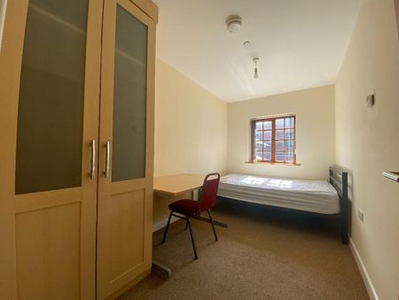 4 bedroom flat to rent - Photo 5