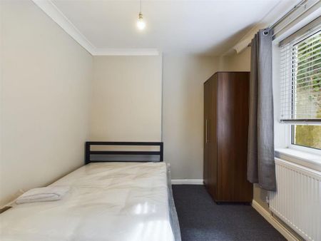 5 bedroom terraced house to rent - Photo 5