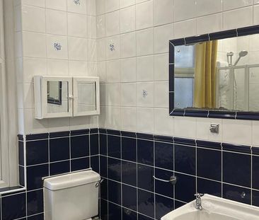 1 bedroom in a house share to rent - Photo 6