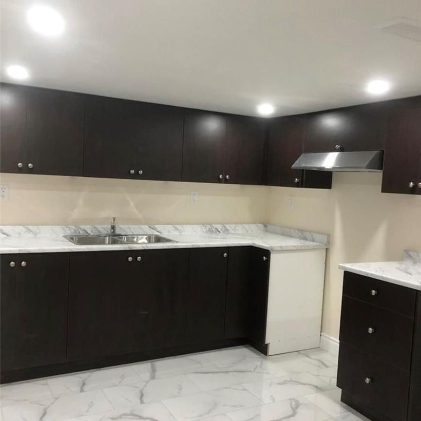 For Lease - 763 Othello Court, Mississauga, Ontario - Photo 1