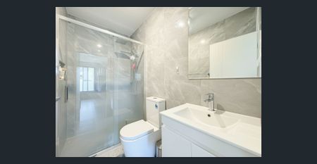 Modern 2-Bedroom Granny Flat in Quiet, Convenient Location - Photo 2