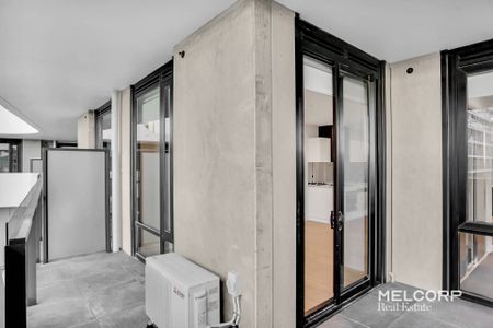 RESORT-INSPIRED LIVING ONE-BEDROOM - UNFURNISHED - Photo 2