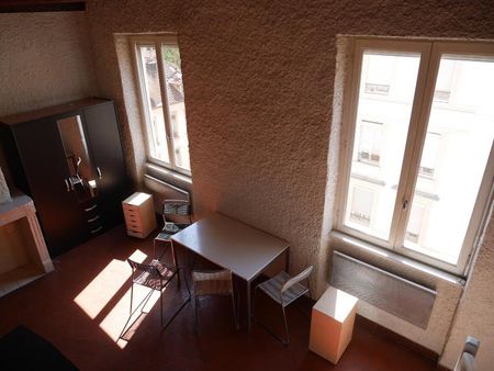 Location Appartement 1 pièce 35m² LYON 6ème - Photo 2