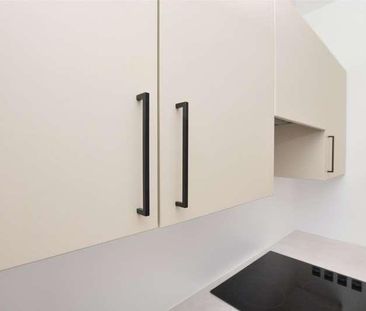 London Road, Redhill, Surrey, RH1 - Photo 4