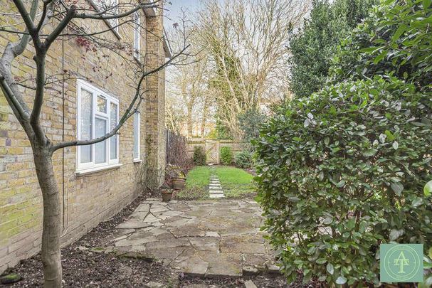 Elm Park Road, N21 - Photo 1