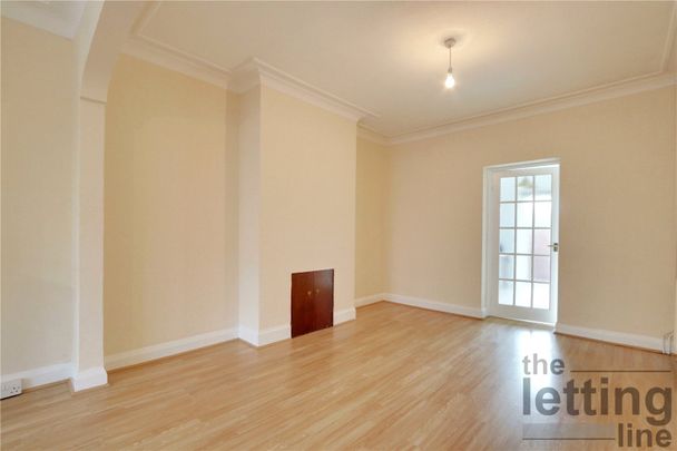 Hampden Way, London, Greater London, N14 7LY - Photo 1