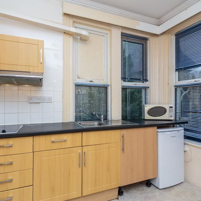 Studio to rent - Photo 1