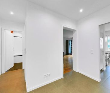 Teilmöblierte 3-Zimmer-Wohnung mit Einbauküche und Balkon in Münche... - Foto 1