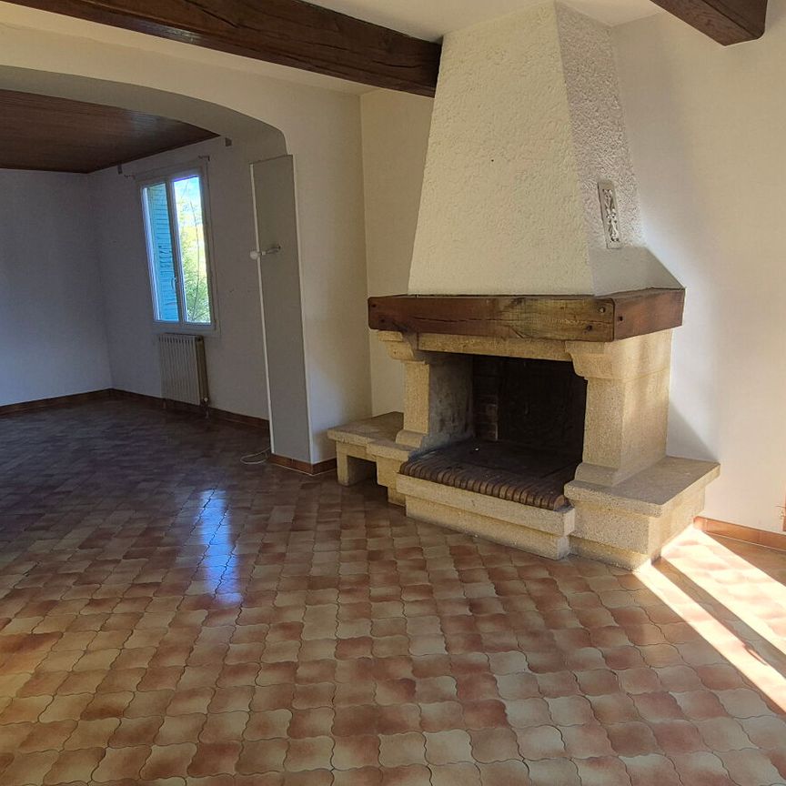 VEDENE 980 ELECTRICITE ET CHAUFFAGE COMPRIS, - Photo 1