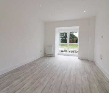 4 bedroom detached house to rent - Photo 2