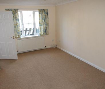 2 bedroom semi-detached house to rent - Photo 6