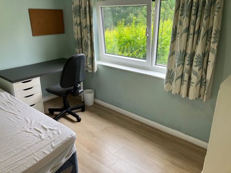 5 bedroom semi-detached house to rent - Photo 5