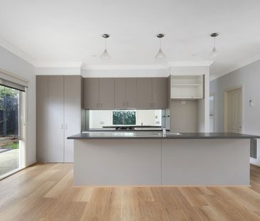 52A Tucker Rd, Bentleigh VIC 3204 - House For Rent | Domain - Photo 6