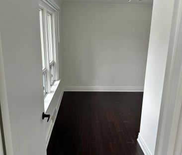 9 Roycrest Avenue #Room - Photo 5