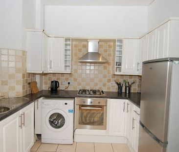 Flat to rent on - Photo 3